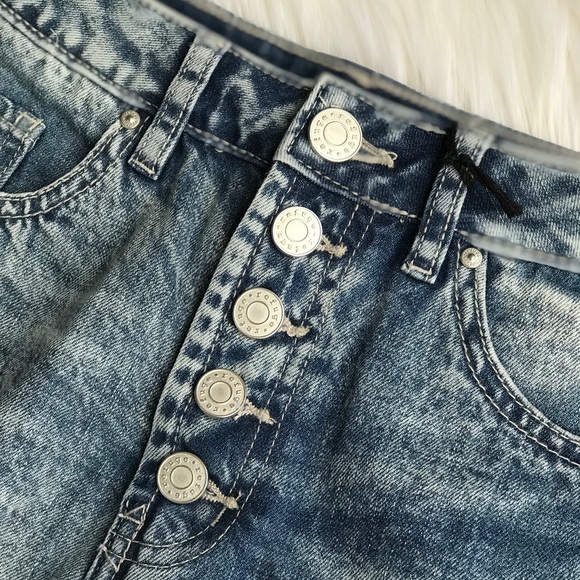 Refuge High Rise Cheeky Denim Shorts - Picture 6 of 8